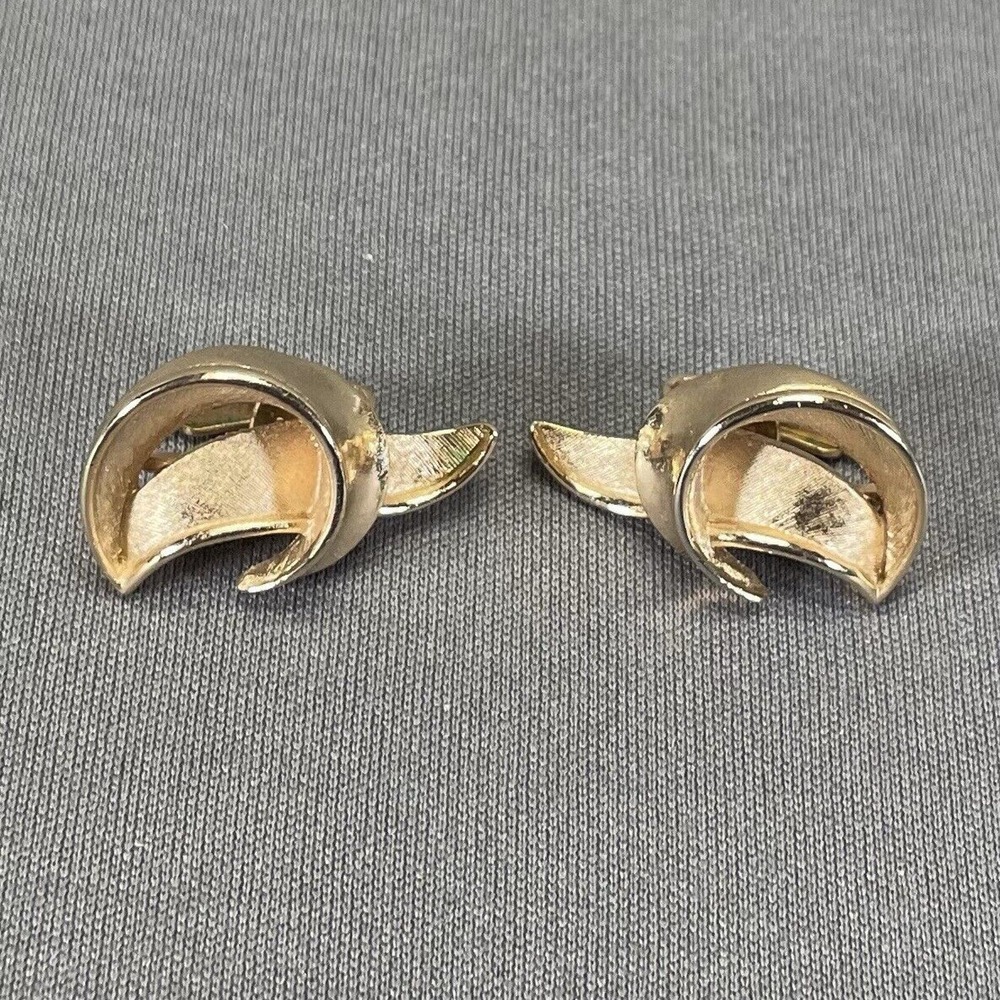 Vintage Crown Trifari Clip on Earrings Gold Tone Tall Swoop Signed